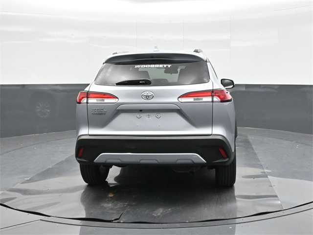 2024 Toyota Corolla Cross LE photo 2