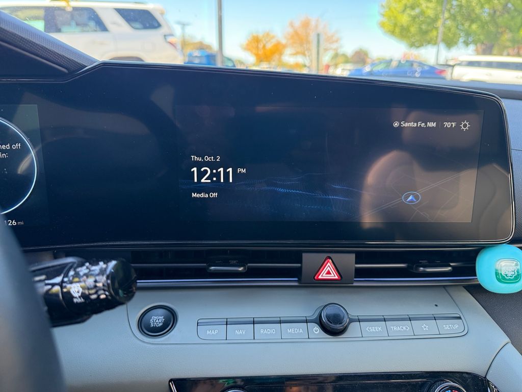 2025 Hyundai Elantra Hybrid Limited photo 10