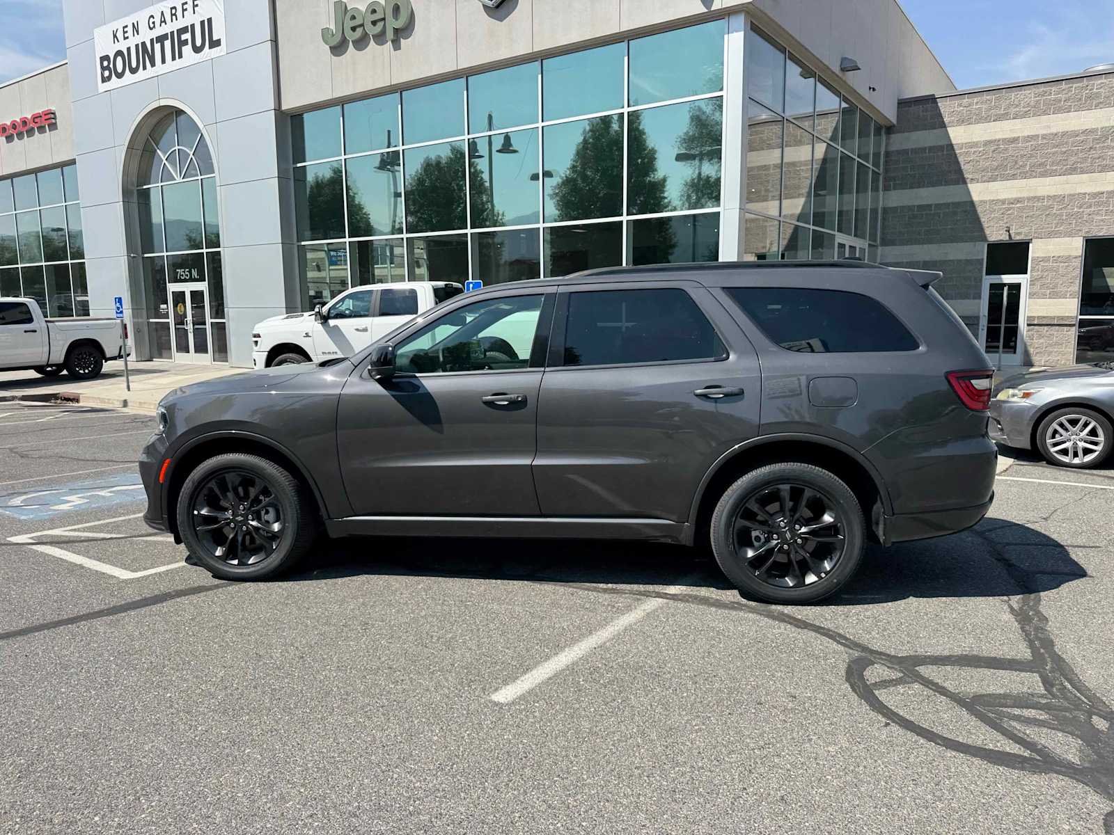 2025 Dodge Durango GT photo 2