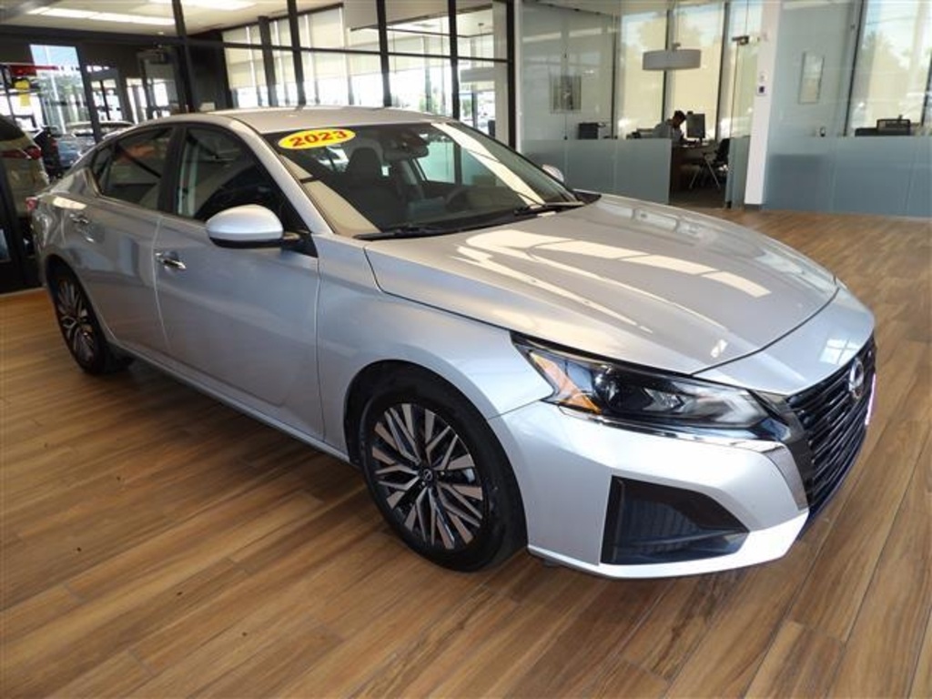 2023 Nissan Altima 2.5 SV photo 3