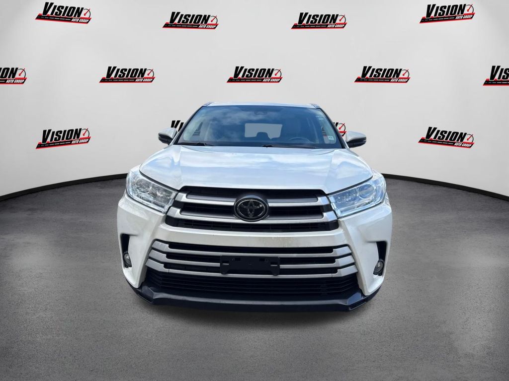 2018 Toyota Highlander XLE photo 2