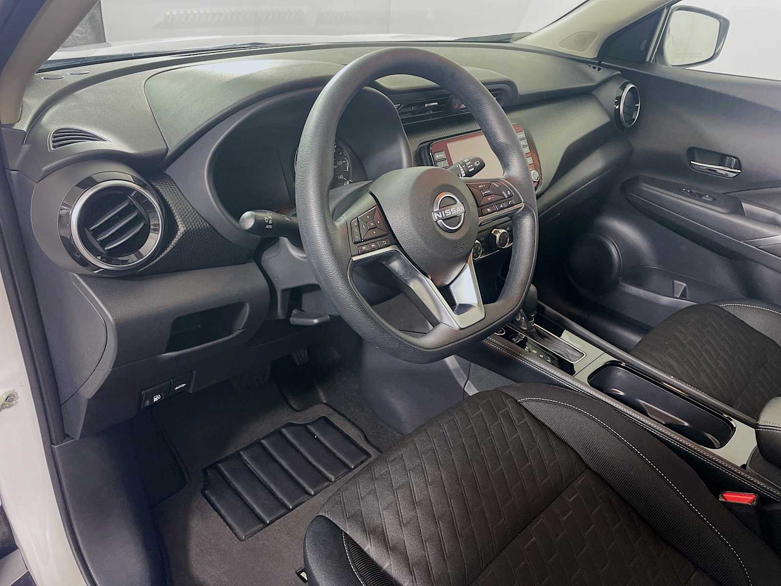 2023 Nissan Kicks SV photo 7