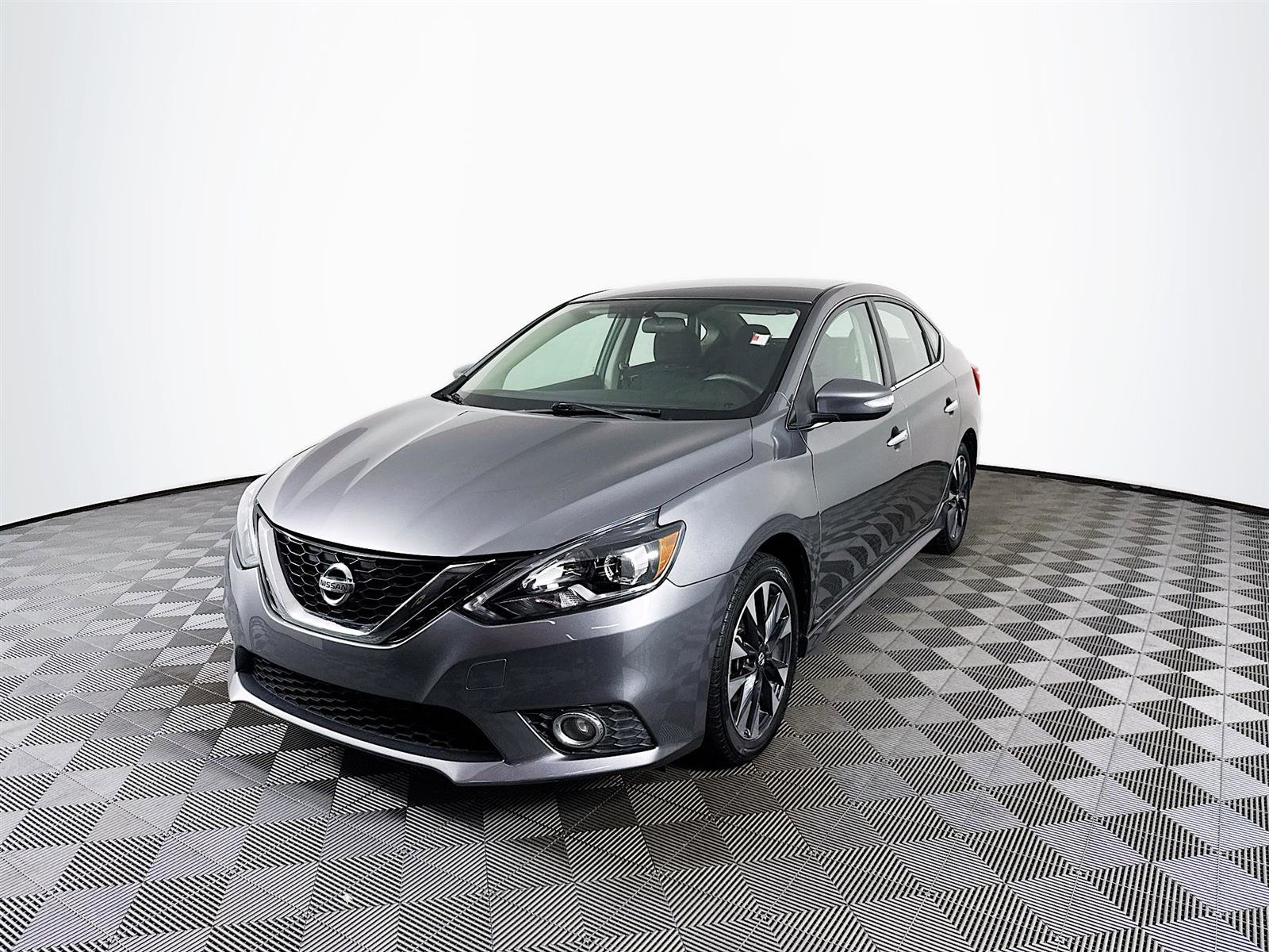2017 Nissan Sentra SR photo 2