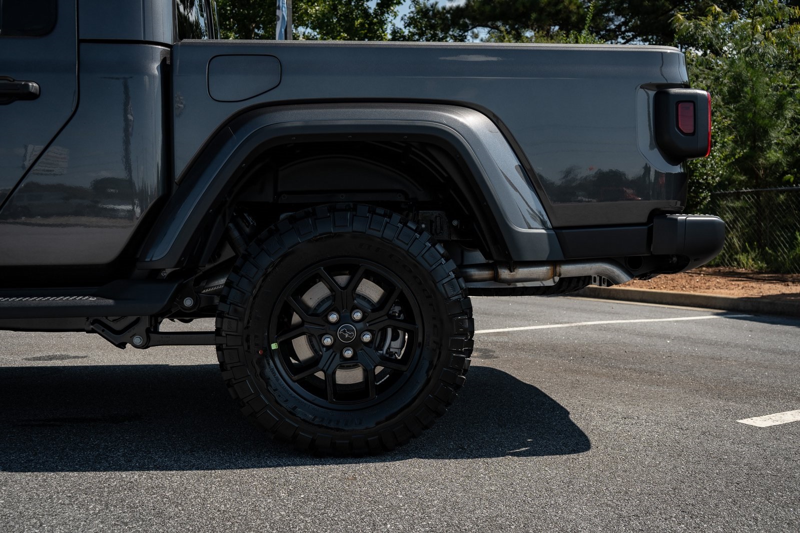 2025 Jeep Gladiator Sport photo 6