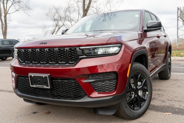 2025 Jeep Grand Cherokee Altitude's photo