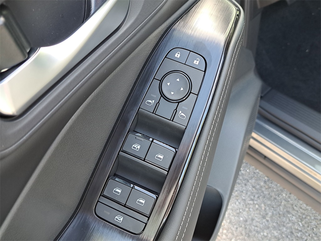 2026 Nissan Rogue SV photo 22