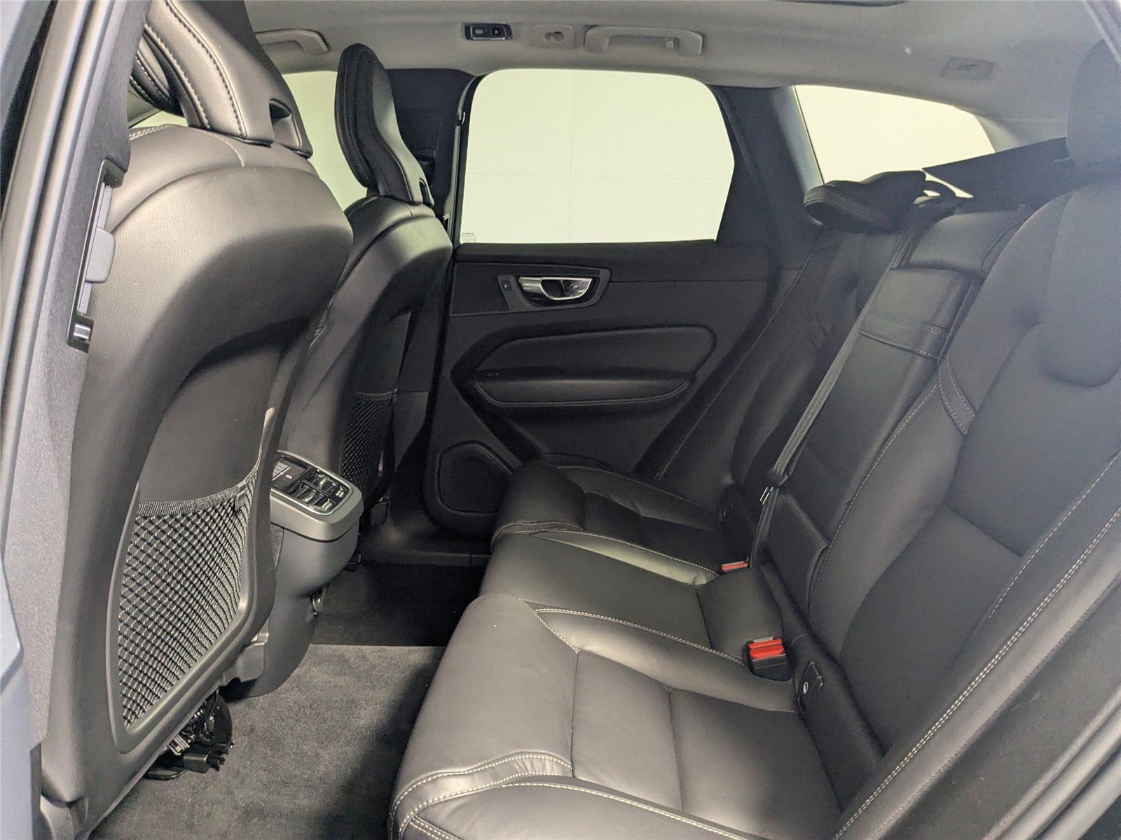 2021 Volvo XC60 Inscription photo 6