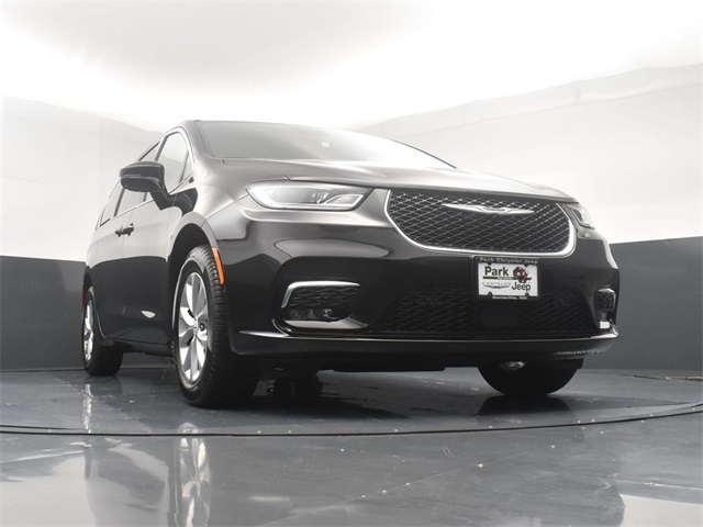 2026 Chrysler Pacifica photo 19