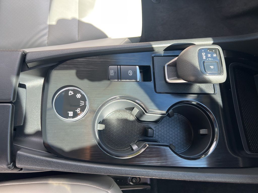 2023 Nissan Rogue SV photo 23
