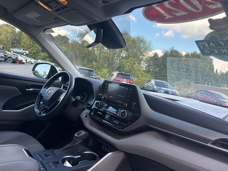 2021 Toyota Highlander XLE photo 49