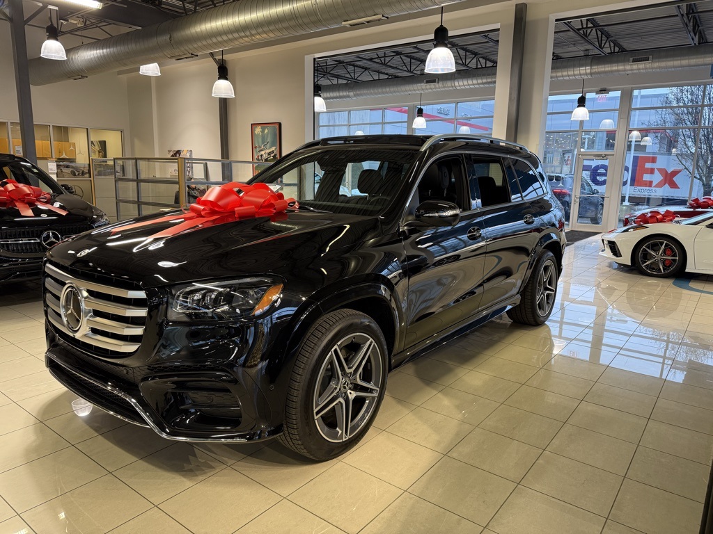 2025 Mercedes-Benz GLS Base's photo