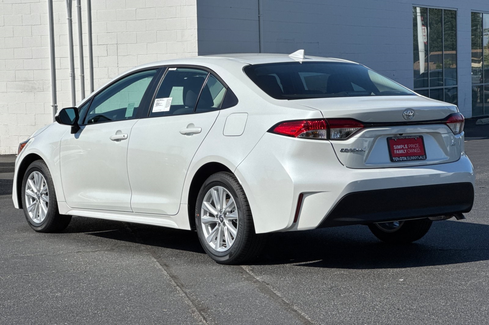 2025 Toyota Corolla LE photo 7