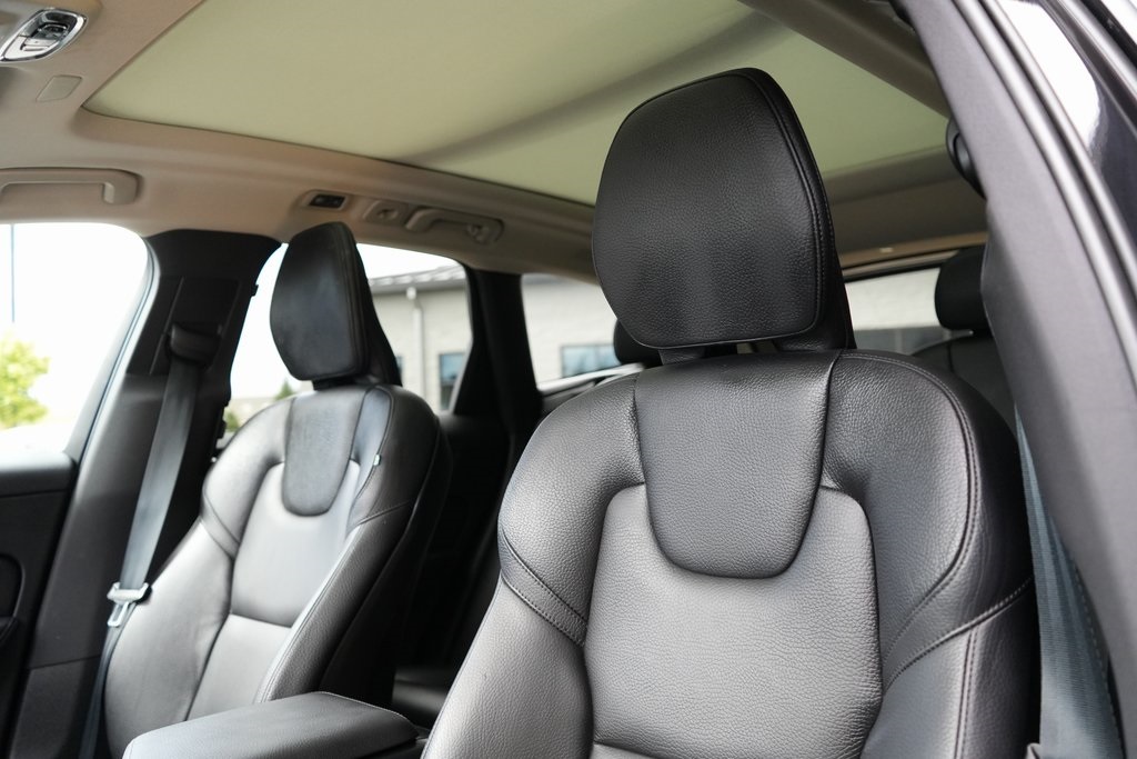 2021 Volvo XC60 Recharge Hybrid T8 Inscription Expression photo 15