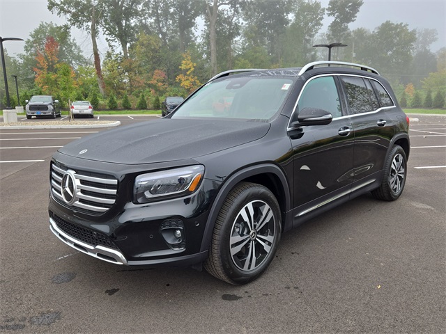 2026 Mercedes Benz GLB 250 4MATIC photo 4