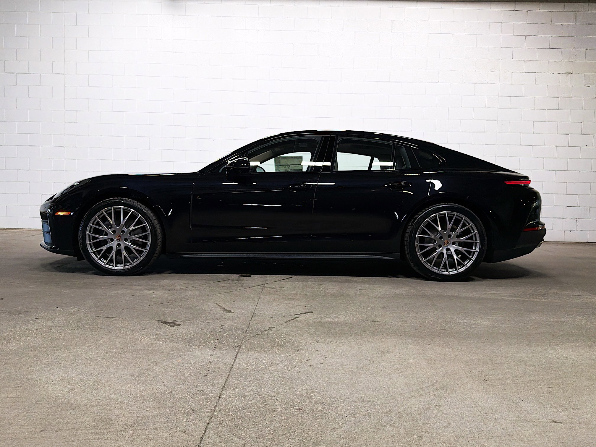 2026 Porsche Panamera 4 photo 2