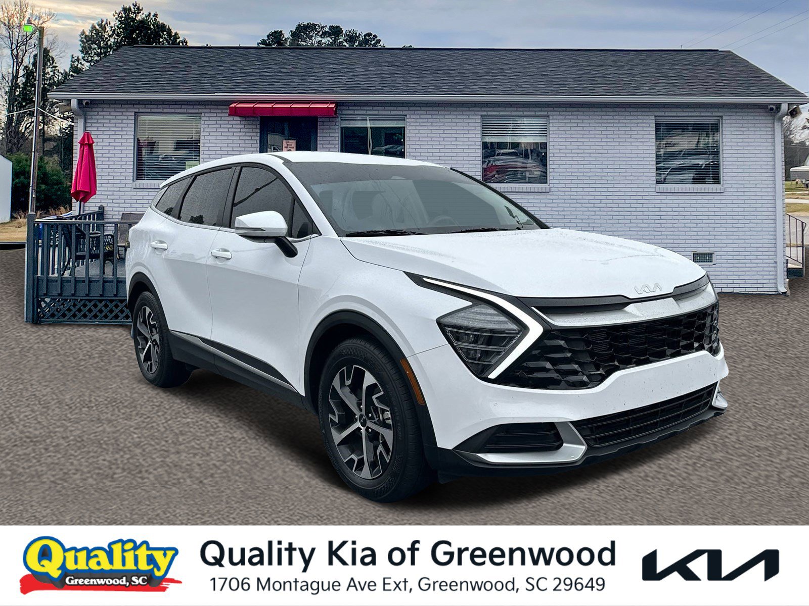 2024 Kia Sportage EX's photo