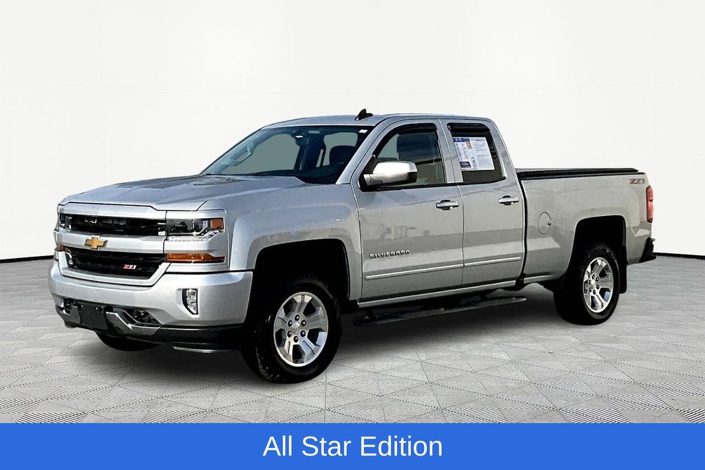 2017 Chevrolet Silverado 1500 LT photo 3