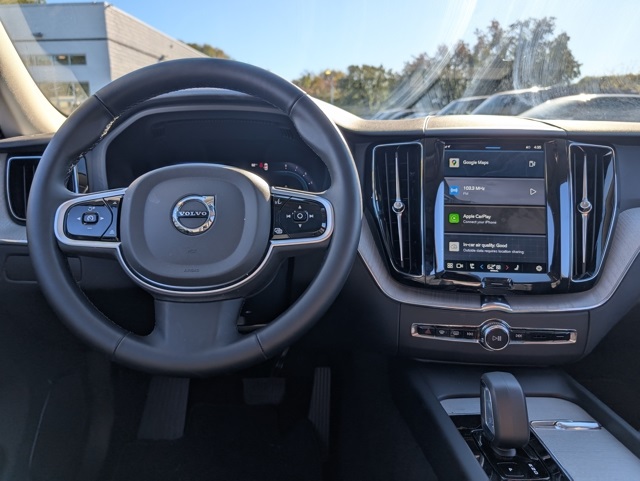 2025 Volvo XC60 B5 Plus photo 16