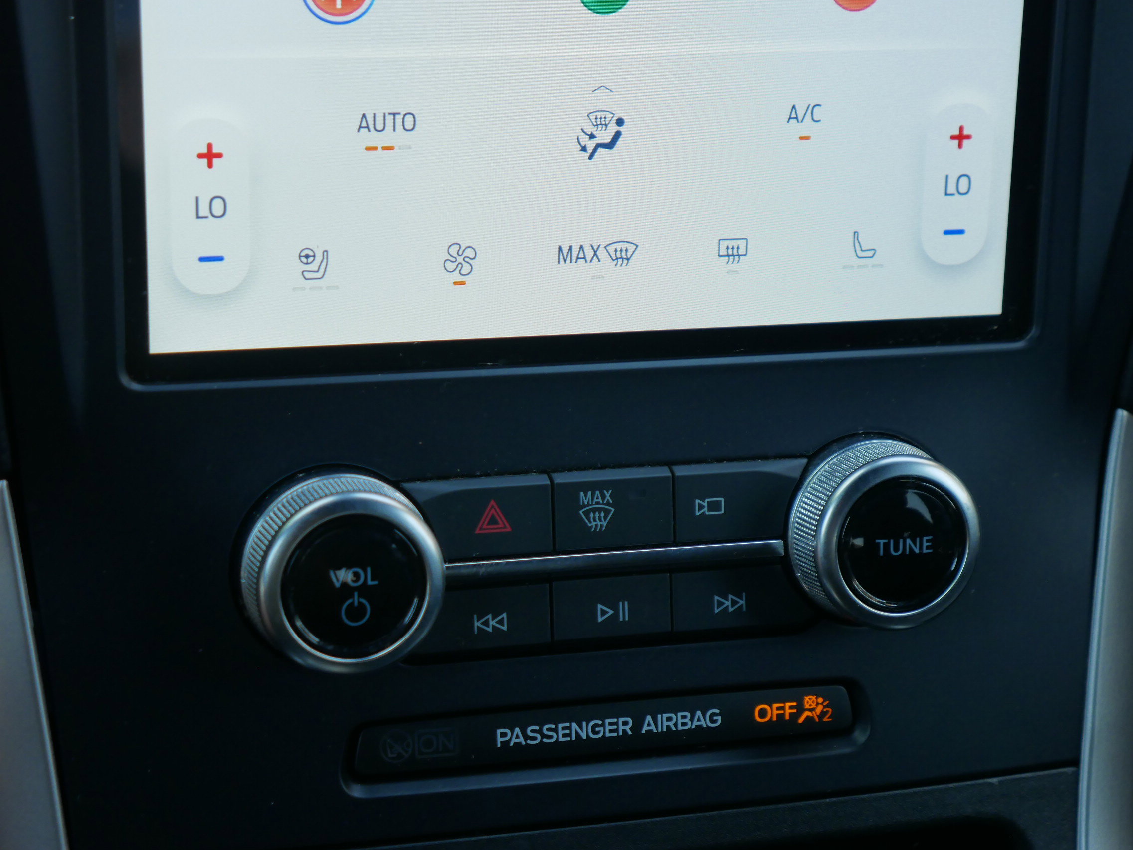 2024 Ford Edge ST-Line photo 13