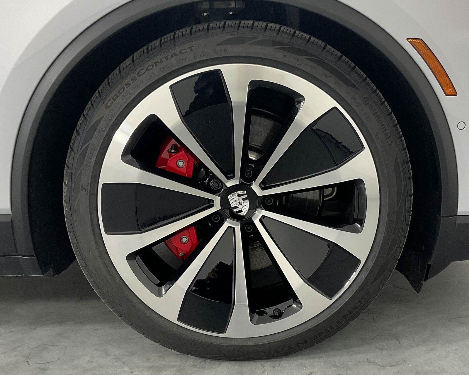 2025 Porsche Macan Electric photo 11