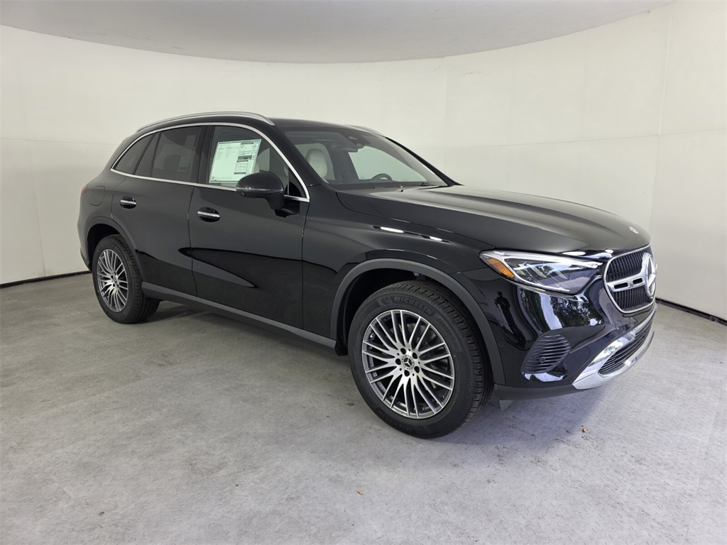 2026 Mercedes-Benz GLC Base's photo