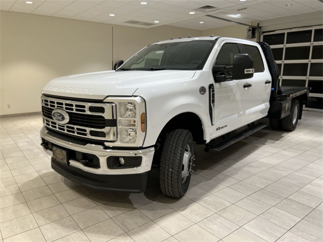 2026 Ford F-350 Super Duty Chassis Cab XL's photo