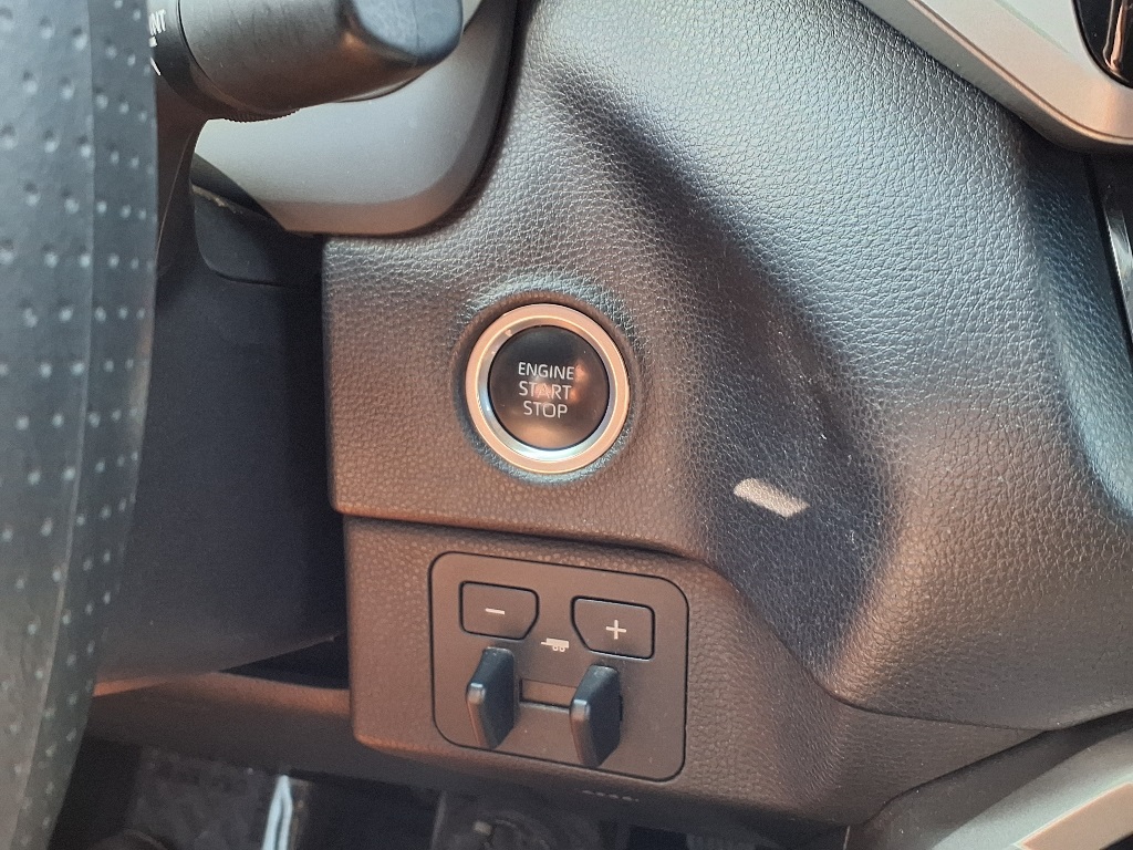 2023 Toyota Tundra SR5 CrewMax photo 17