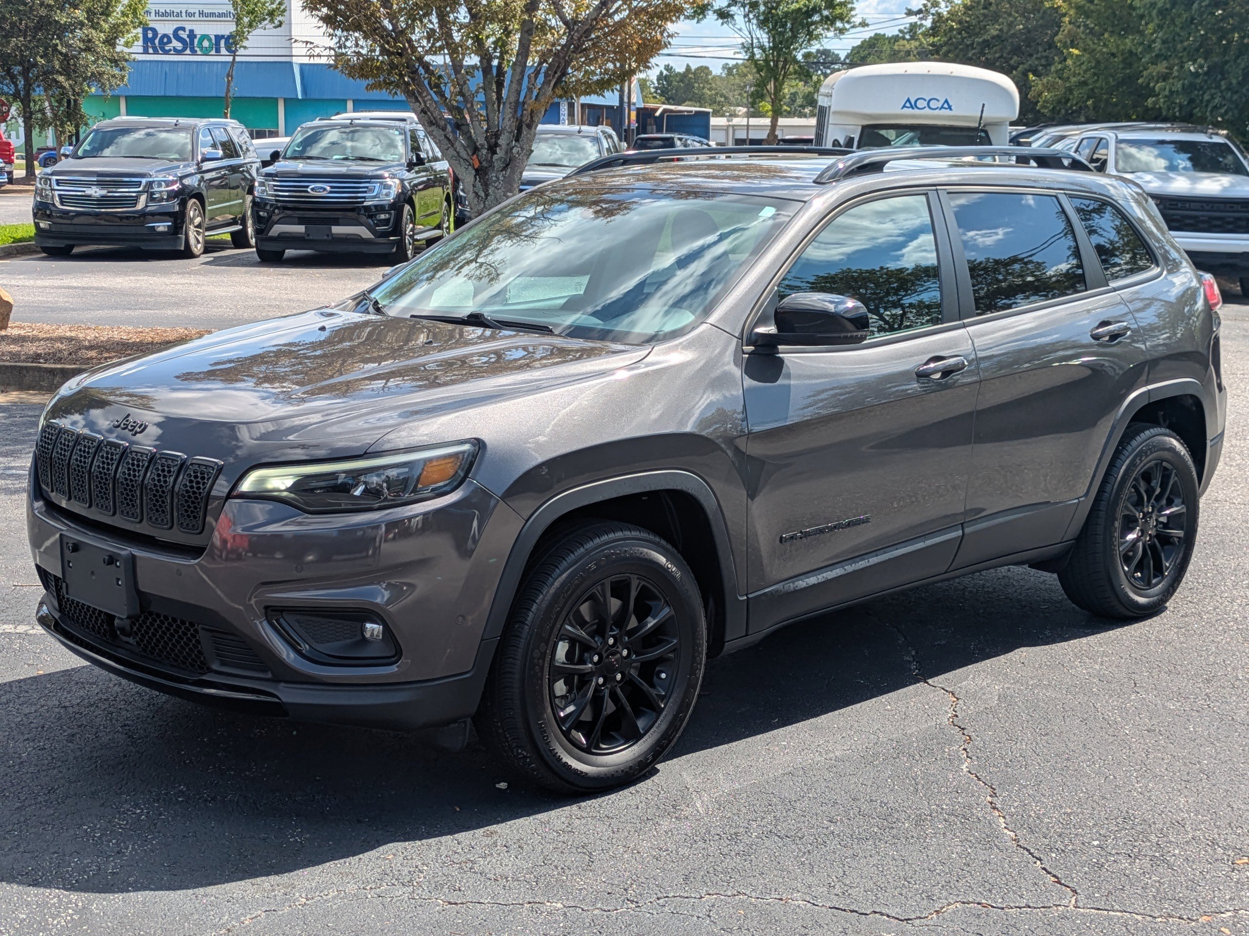 2023 Jeep Cherokee Altitude Lux photo 7