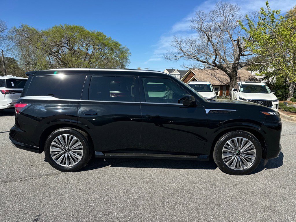 2025 Infiniti QX80 Luxe photo 2