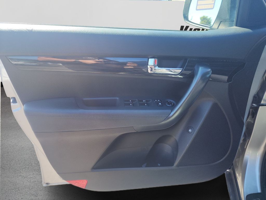 2013 Kia Sorento LX photo 17