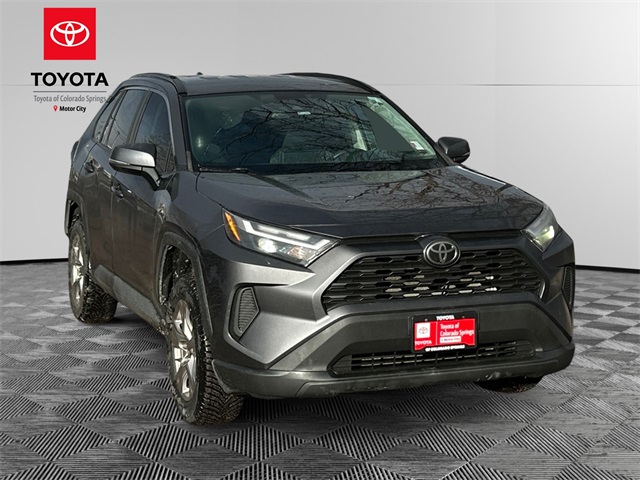 2022 Toyota RAV4 XLE's photo