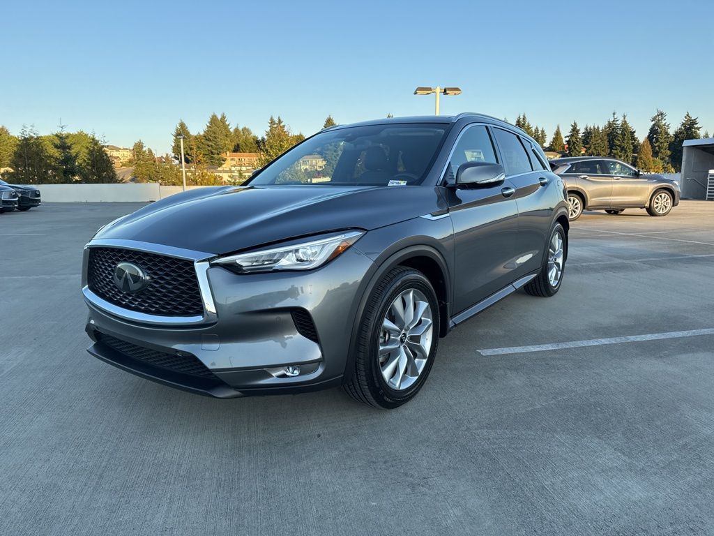 2019 Infiniti QX50 Essential photo 2