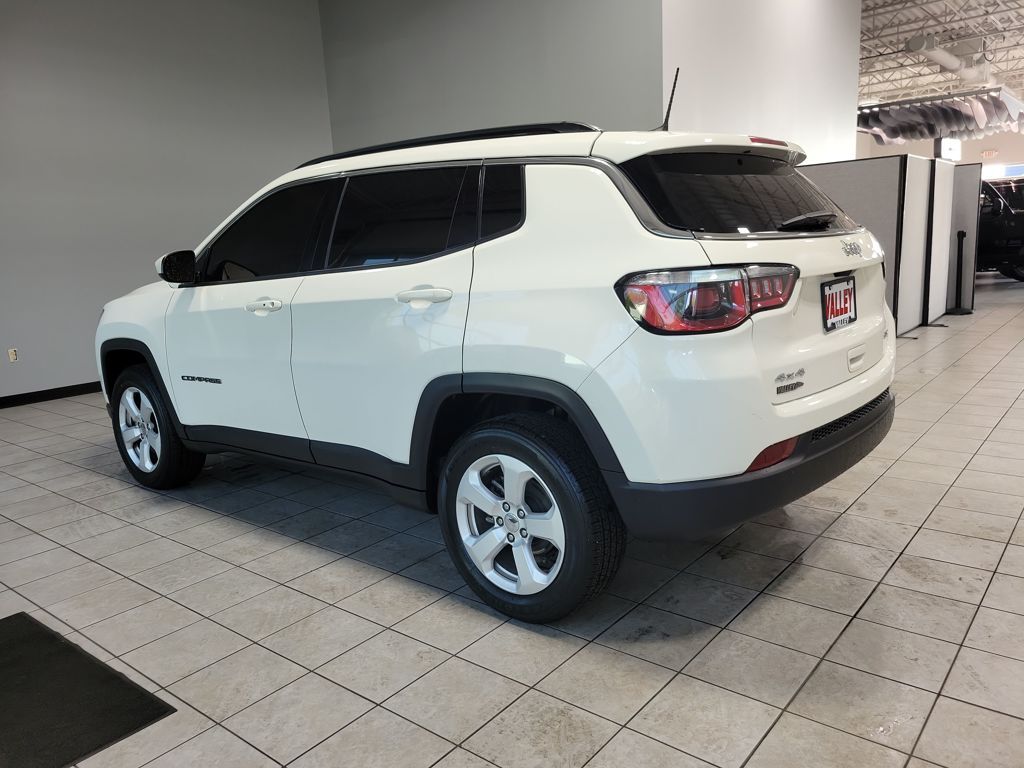 2019 Jeep Compass Latitude photo 2