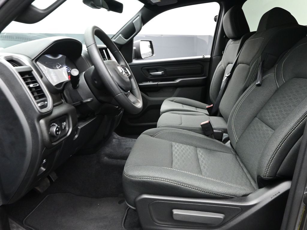 2025 Ram 1500 Tradesman photo 11