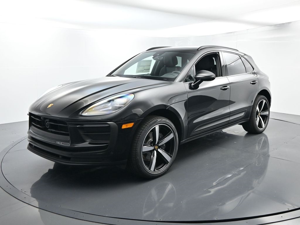 2026 Porsche Macan T photo 23