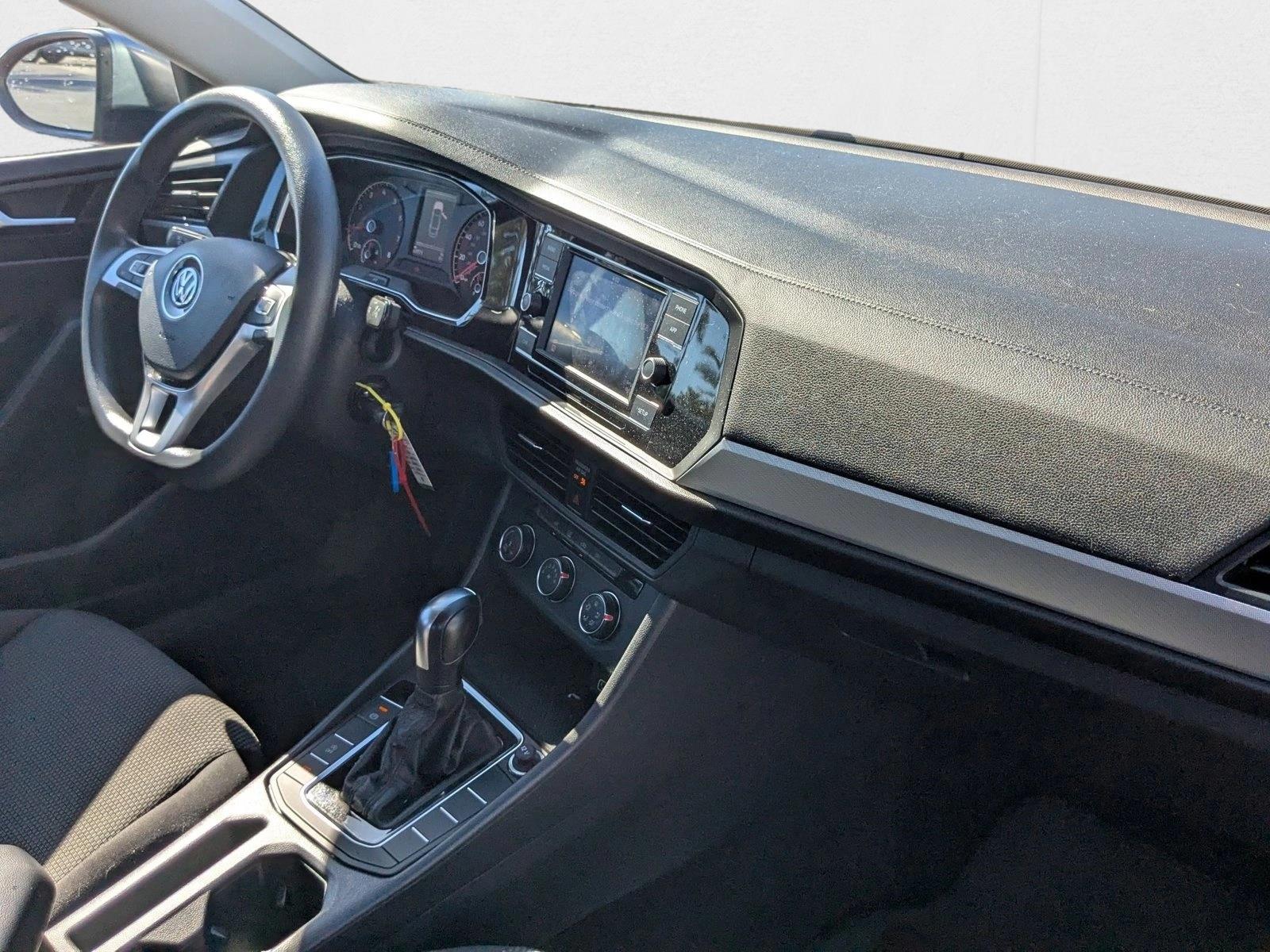 2019 Volkswagen Jetta SE R-Line photo 19