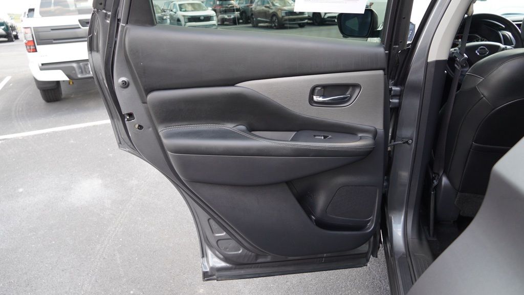 2020 Nissan Murano SL photo 16