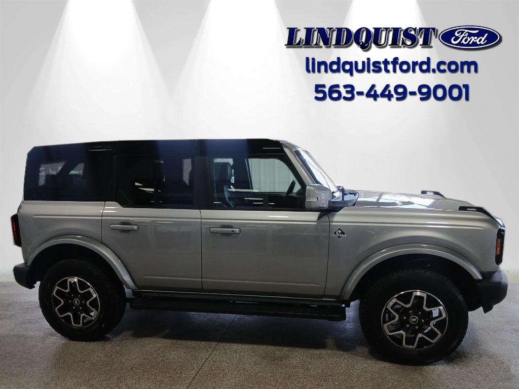2024 Ford Bronco 4-Door Outer Banks's photo