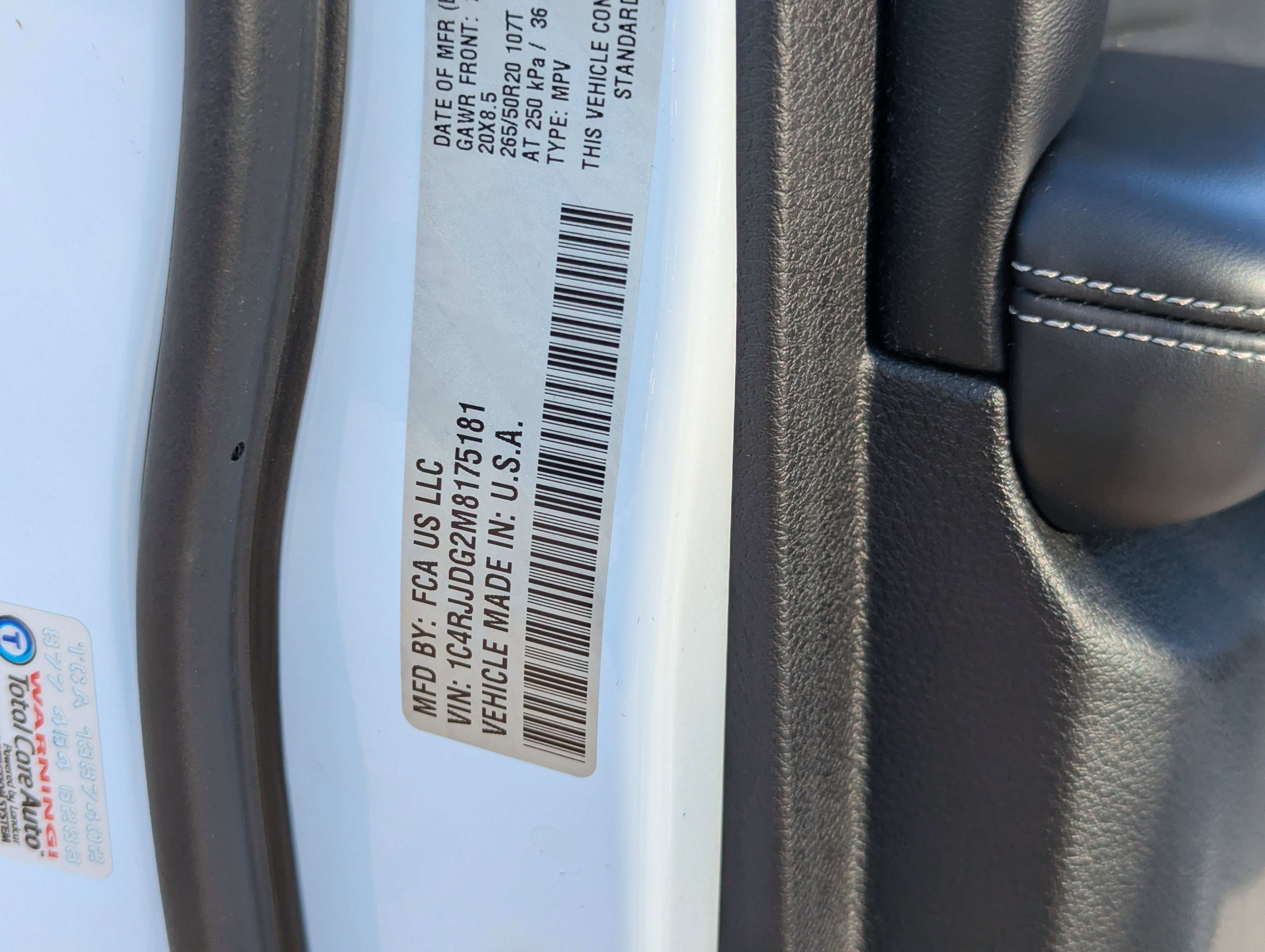 2021 Jeep Grand Cherokee Overland photo 3