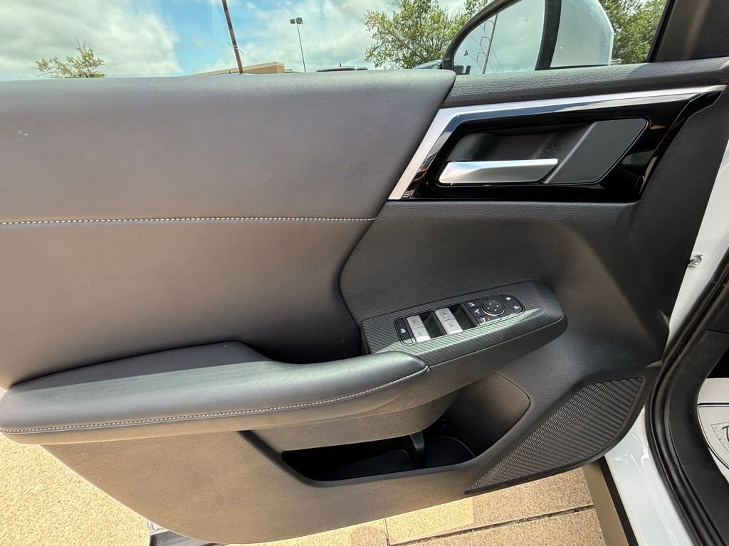 2024 Mitsubishi Outlander SE photo 9
