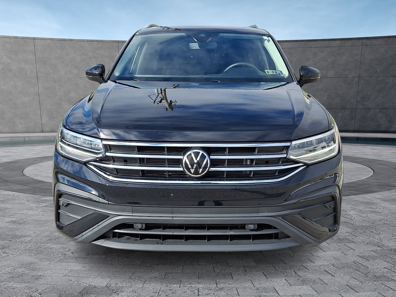 2022 Volkswagen Tiguan SE photo 3