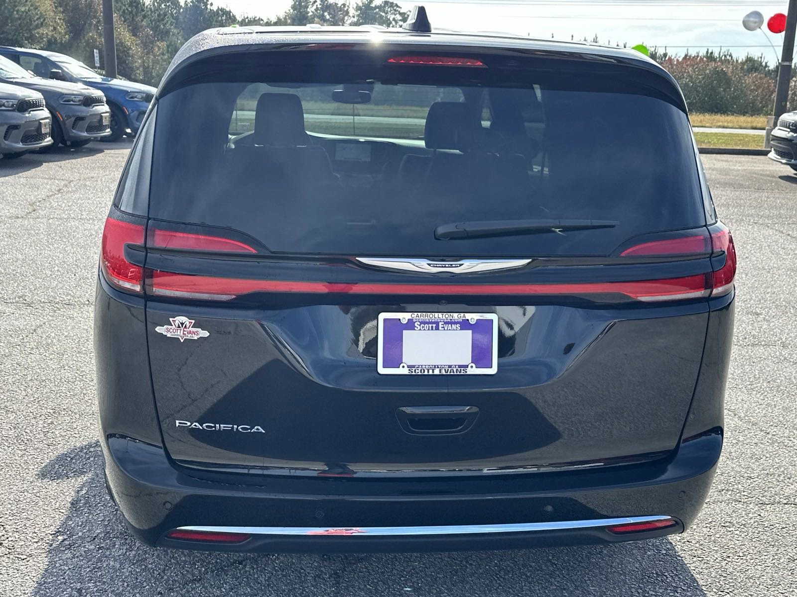 2025 Chrysler Pacifica photo 7