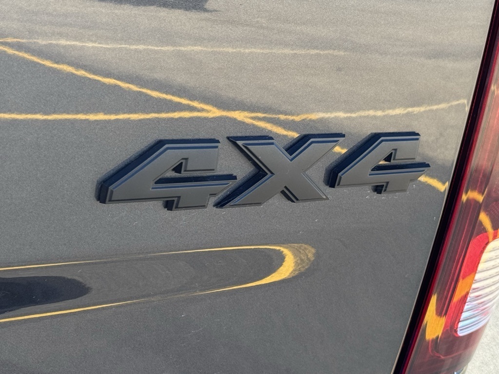 2022 Ram 1500 Classic Warlock photo 28
