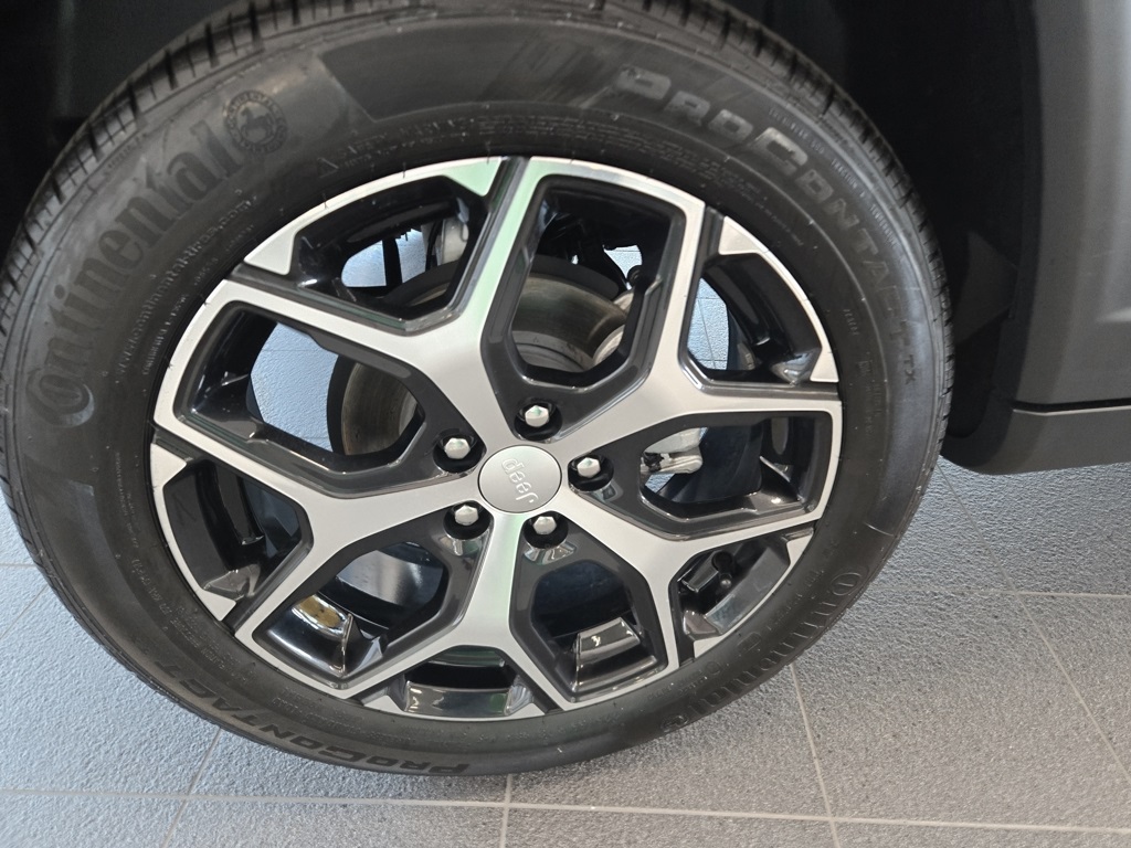 2024 Jeep Compass Limited photo 5