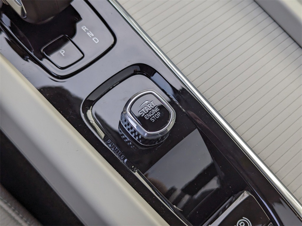 2024 Volvo S60 B5 Core photo 17