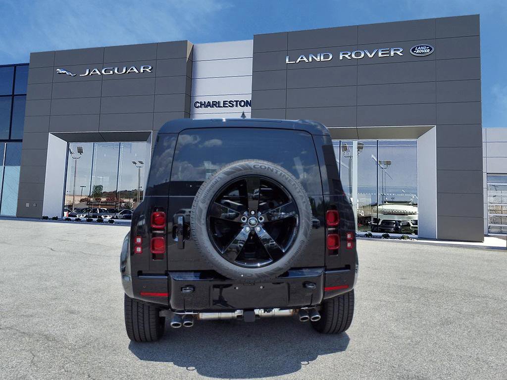 2025 Land Rover Defender 110 X-Dynamic SE photo 4