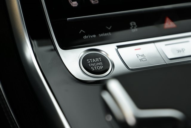 2025 Audi Q7 55 Prestige photo 36