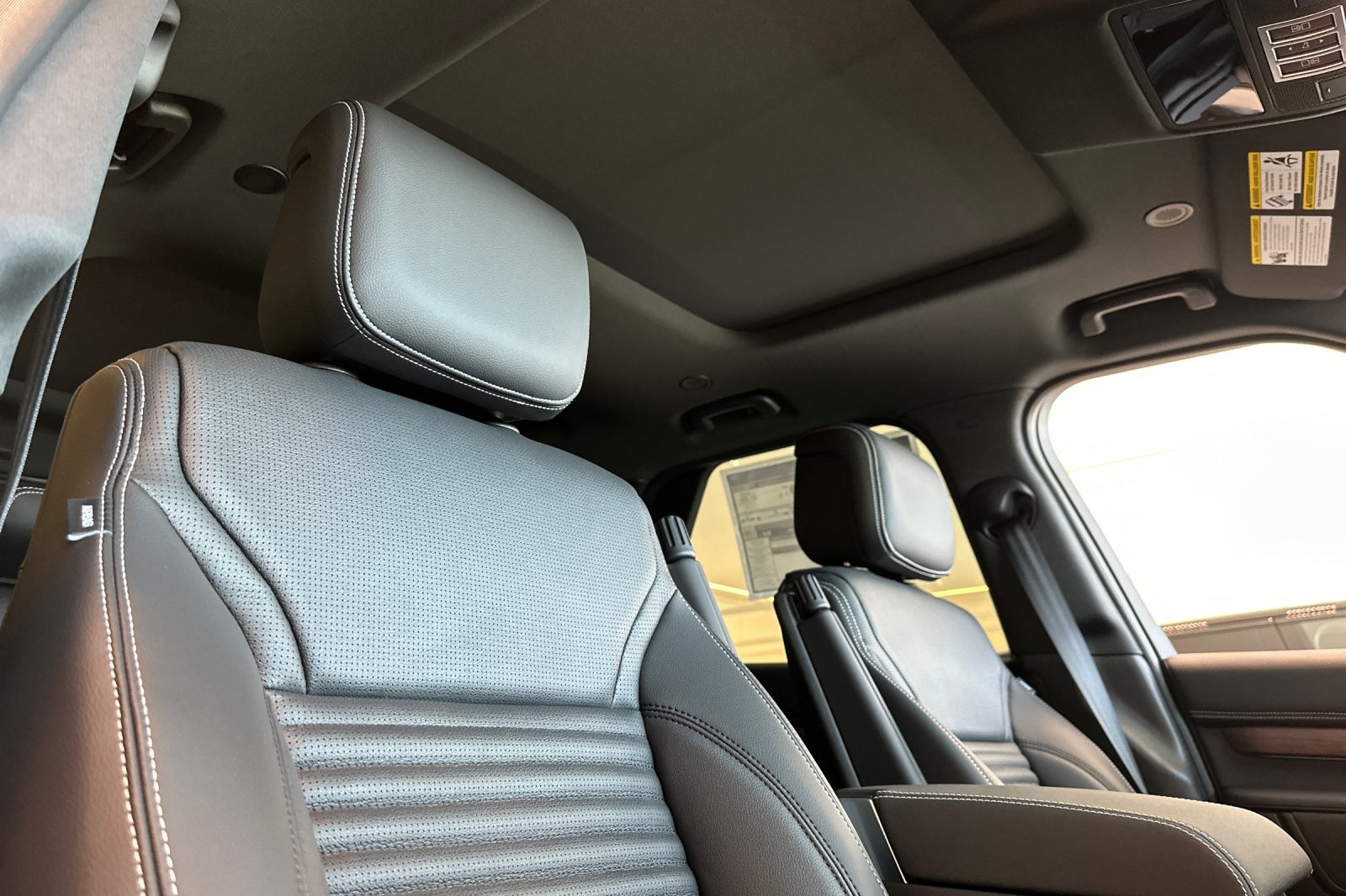 2025 Land Rover Discovery SE photo 20