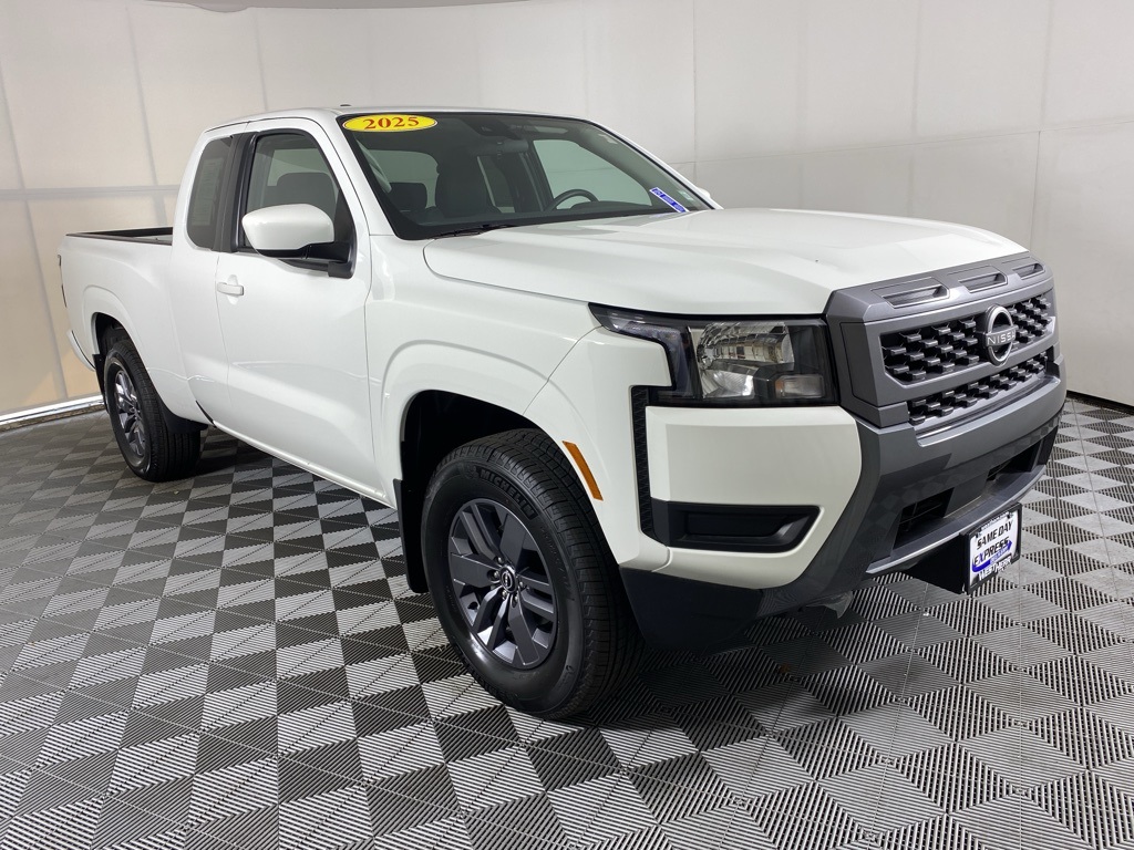 2025 Nissan Frontier SV photo 7