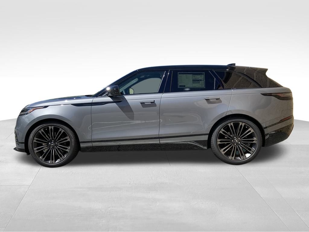 2026 Land Rover Range Rover Velar SE photo 4